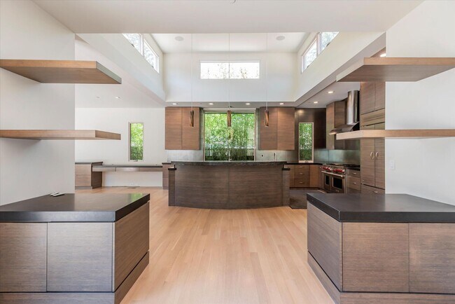 Building Photo - Wow! What a Great Home!