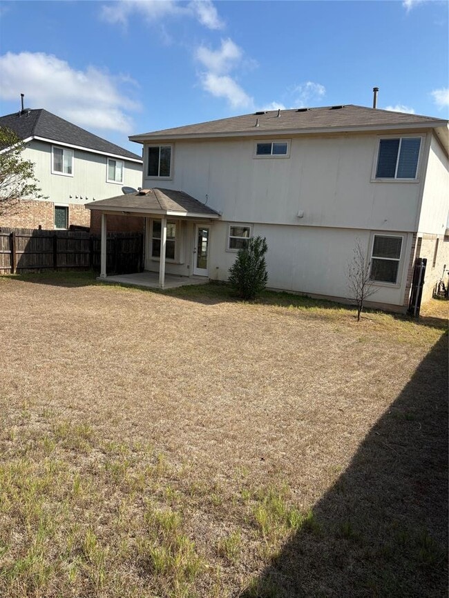 Building Photo - 303 Grutsch Dr