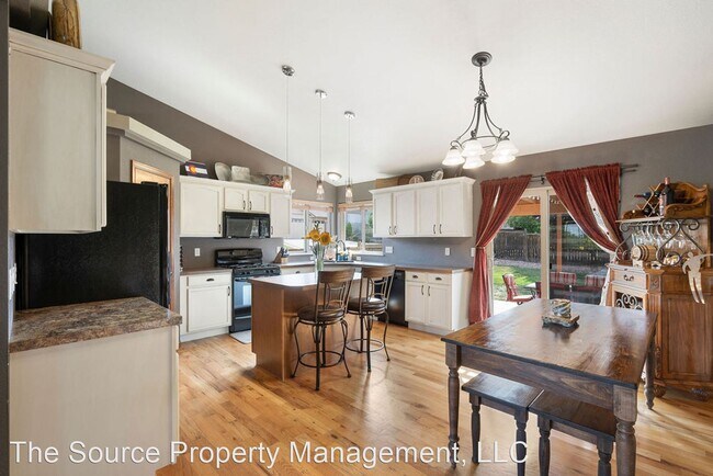 Building Photo - 3 br, 2 bath House - 4403 Cushing Dr