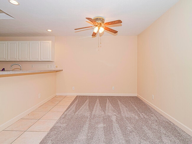 Building Photo - 301 S Wimbrow Dr