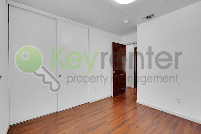 Building Photo - 7137 Reyn Oaks Way