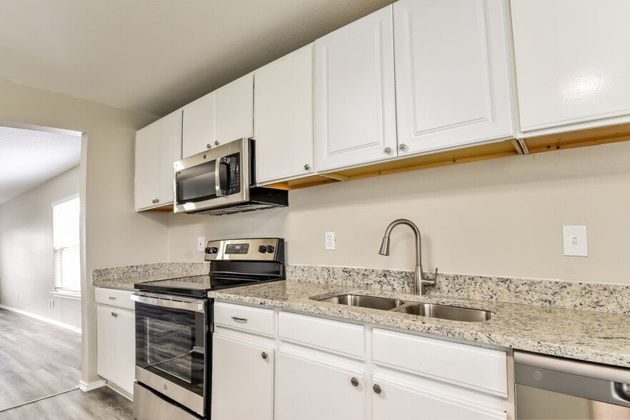 Building Photo - 6911 Waterfall Pass