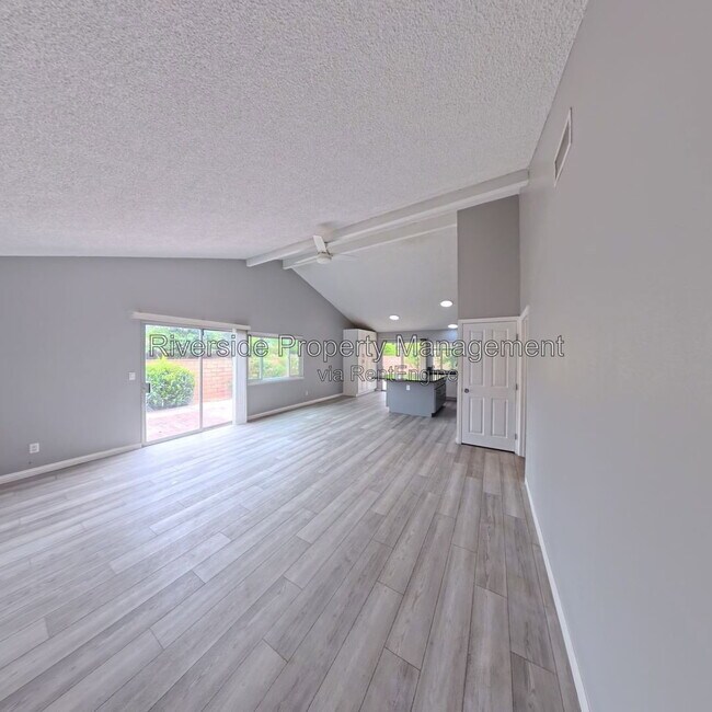 Building Photo - 5025 Pearblossom Dr