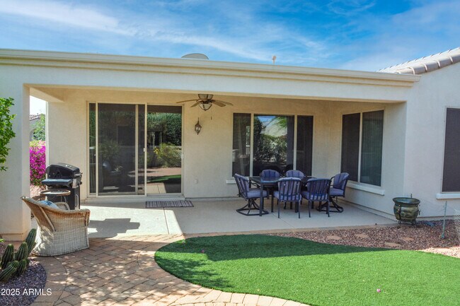 Building Photo - 13436 W La Vina Dr