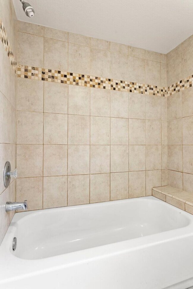 Building Photo - 7309 W Canterbury Dr