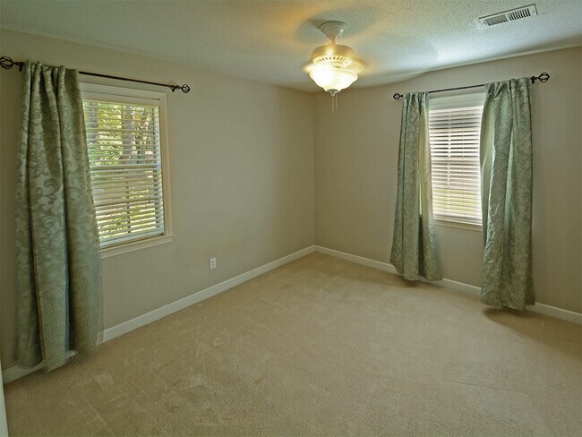 Building Photo - 3 bed, 1.5 bath in Bartlett