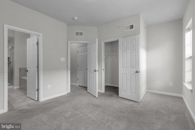 Building Photo - 7105 Rowlock Aly