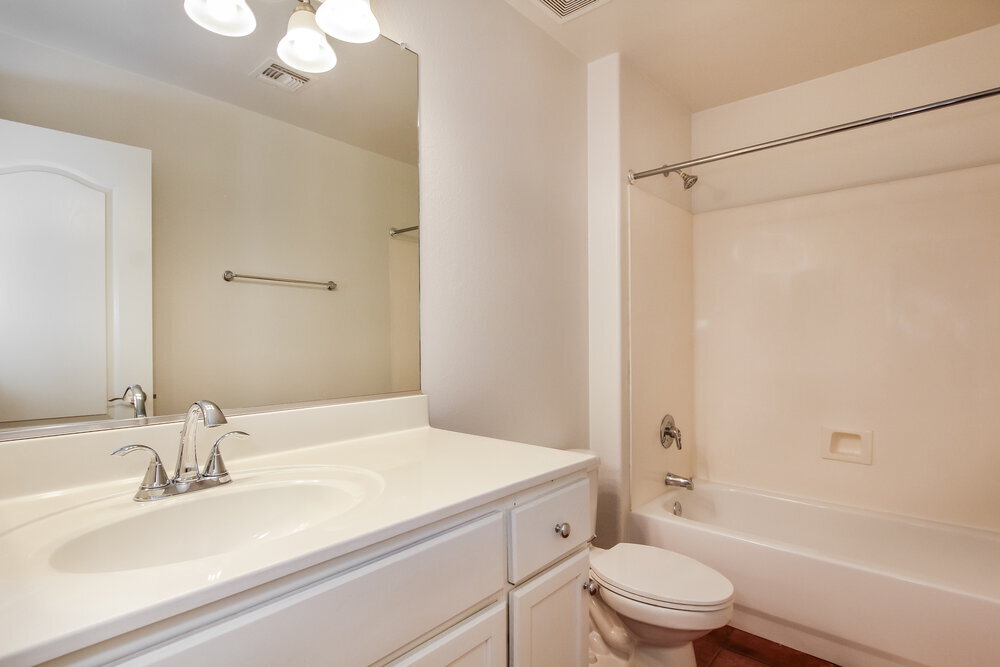 Building Photo - 15821 W Tara Ln