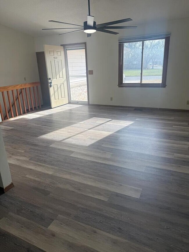 Building Photo - 5436 S Stoneborough Ct