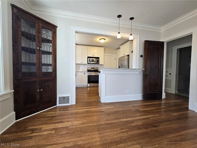 Building Photo - 13839 Clifton Blvd