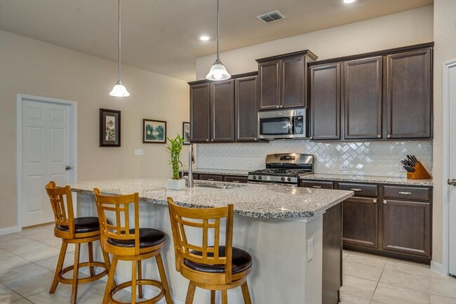 Building Photo - 12515 Ponder Ranch