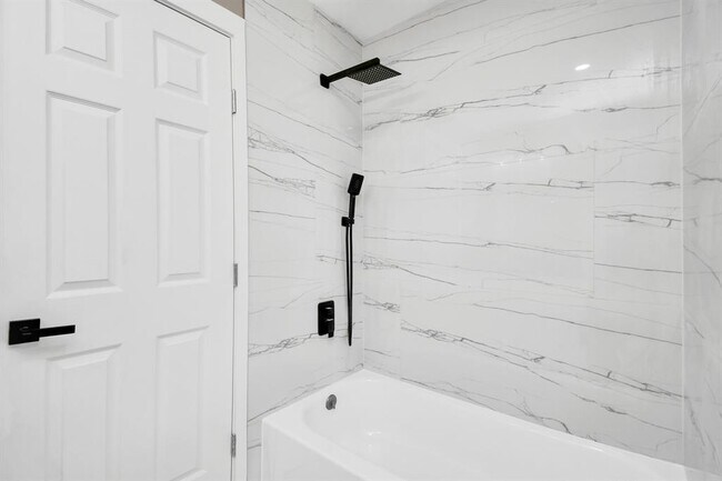 Building Photo - 3227 Westwick Dr