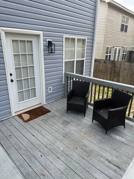Building Photo - 455 Sandy Oak Drive