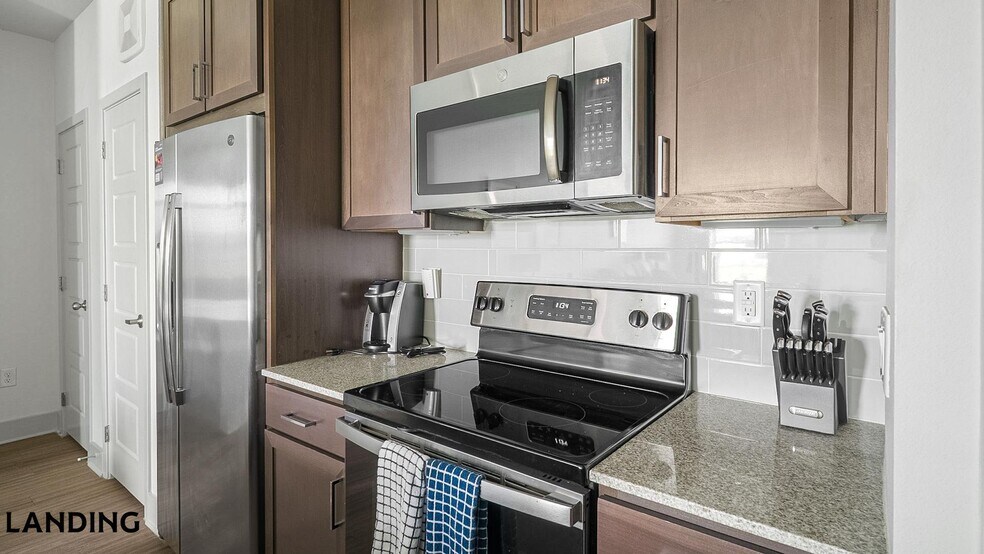 Building Photo - 698 Basilica Bay Dr