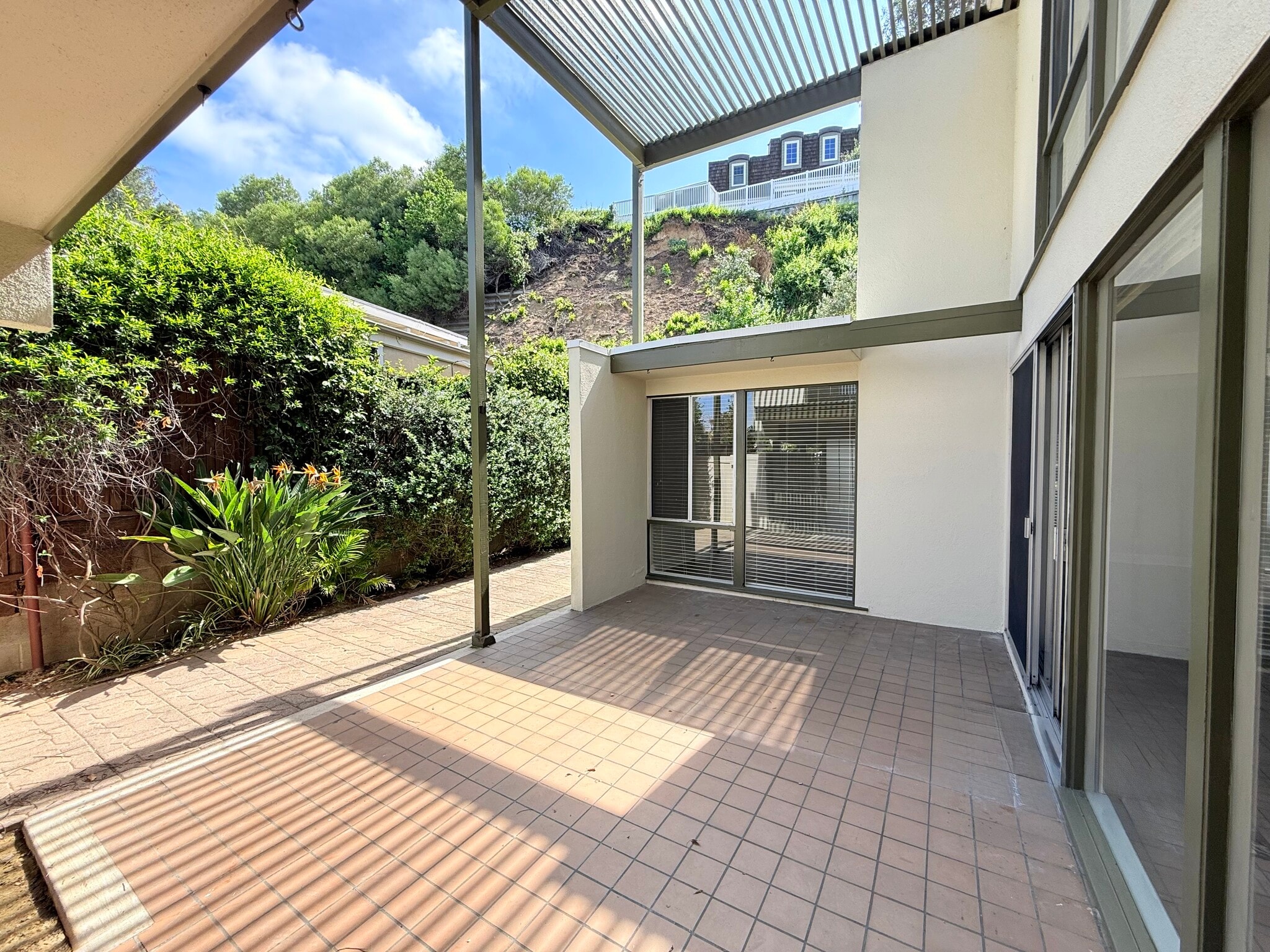 Private Patio Courtyard - 4126 Del Mar Ave