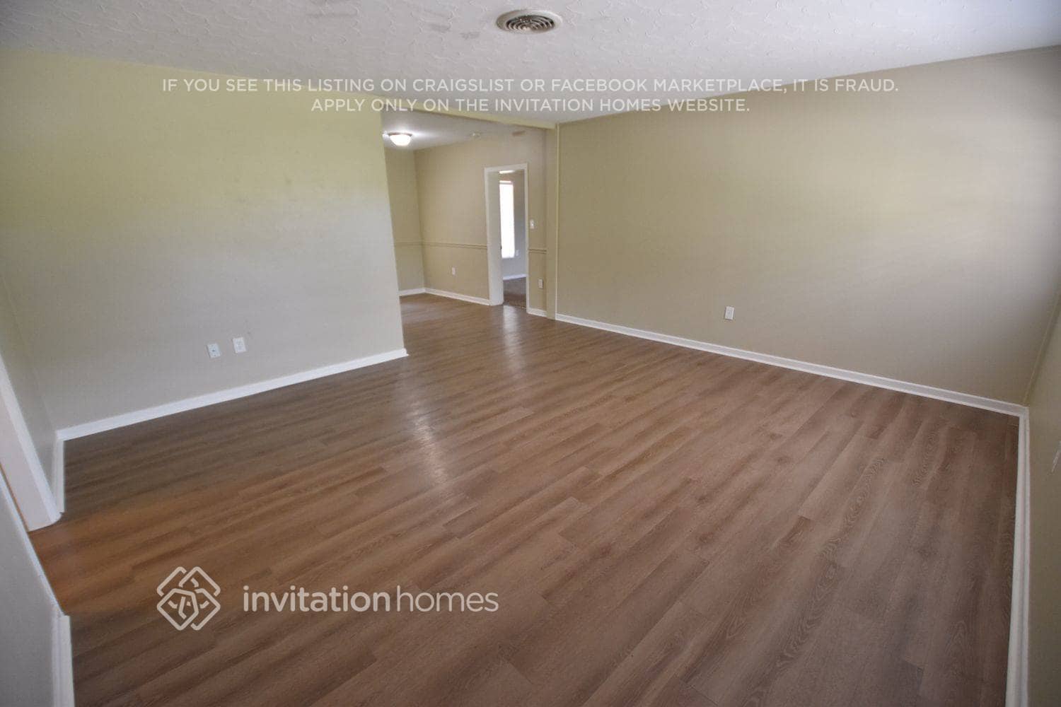 Building Photo - 3308 17th Ave W