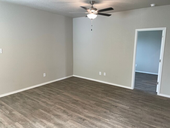 Building Photo - *Pre-leasing* Three Bedroom | Two Bath Hom...