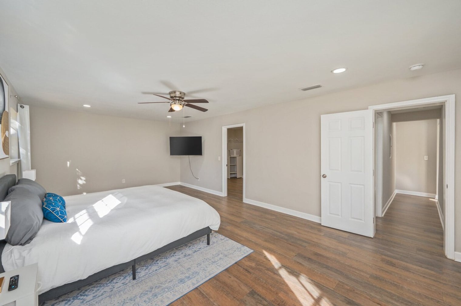 Building Photo - 130 N Lorraine Dr