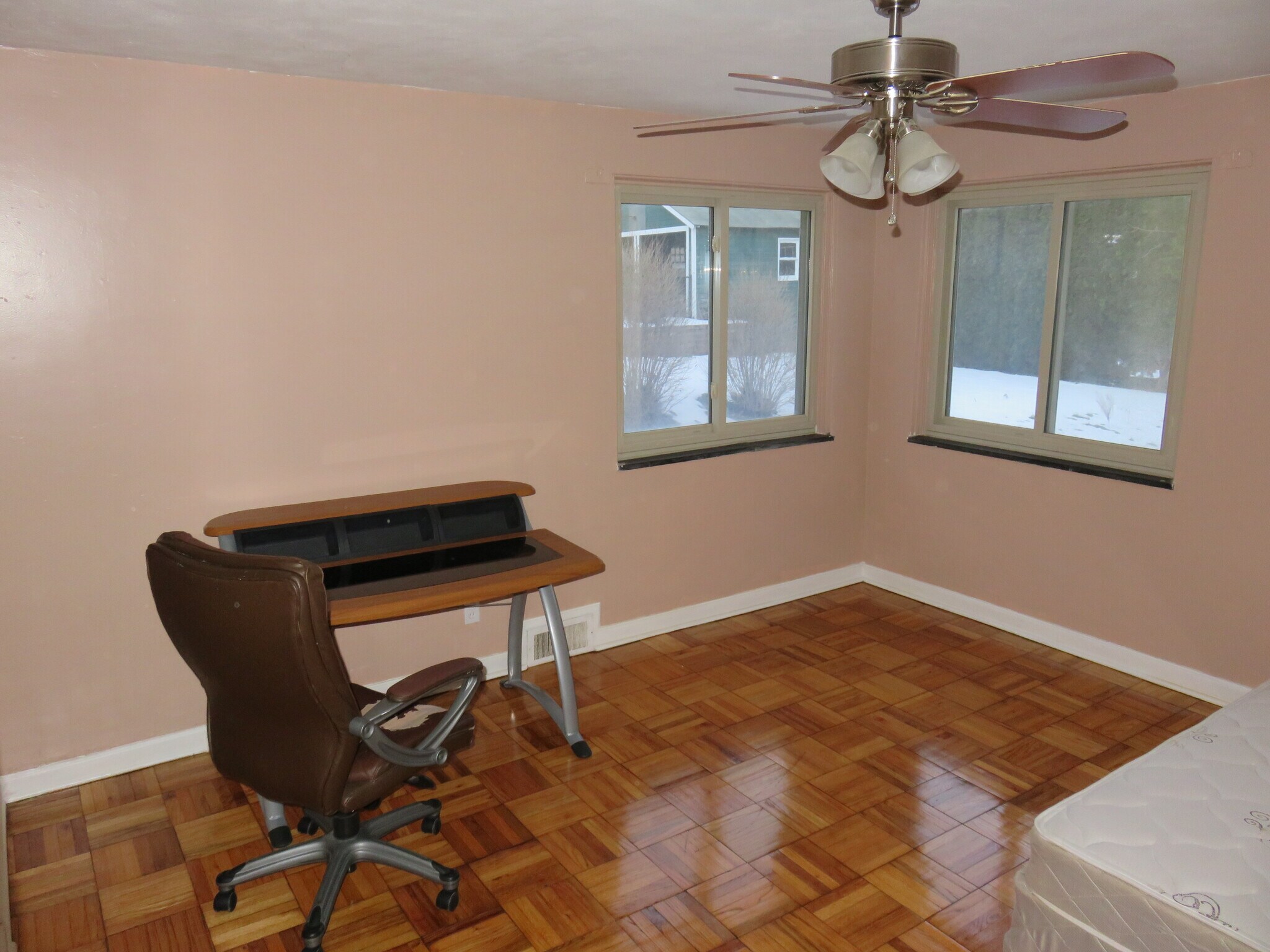 Bedroom - 411 Roosevelt Ave