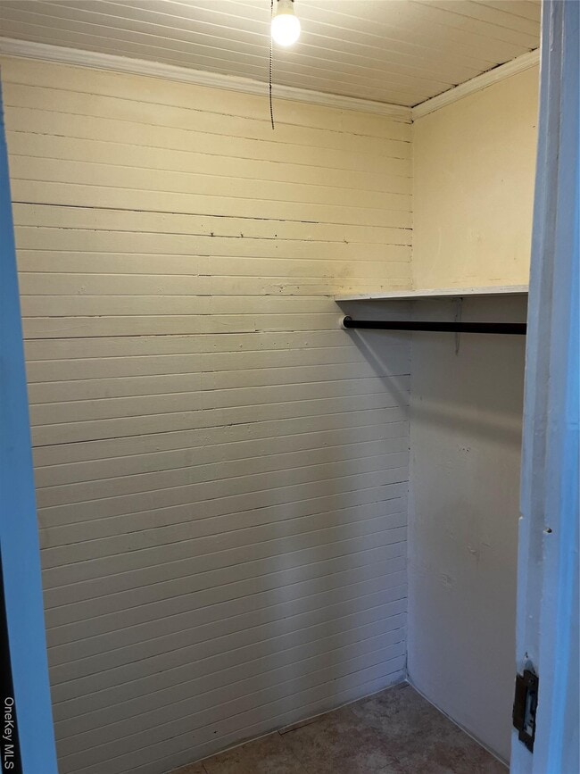 Building Photo - 1b 2nd Ave