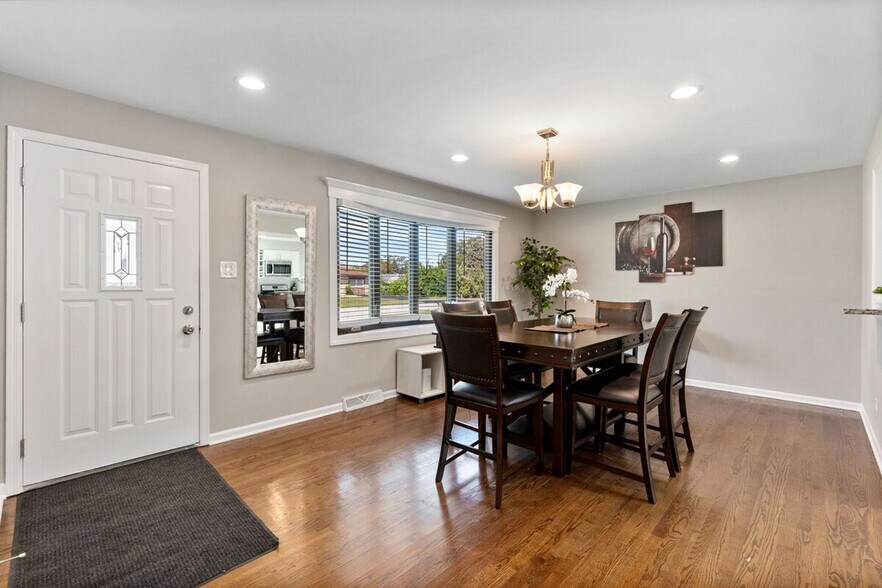 Building Photo - 6911 W 87th St