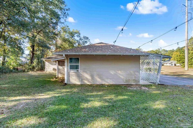 Building Photo - 5276 Springdale Dr