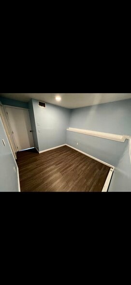 Building Photo - 6 1/2 Floyd Rd