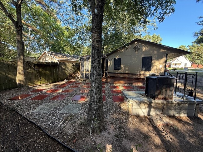 Building Photo - 919 Lovett St