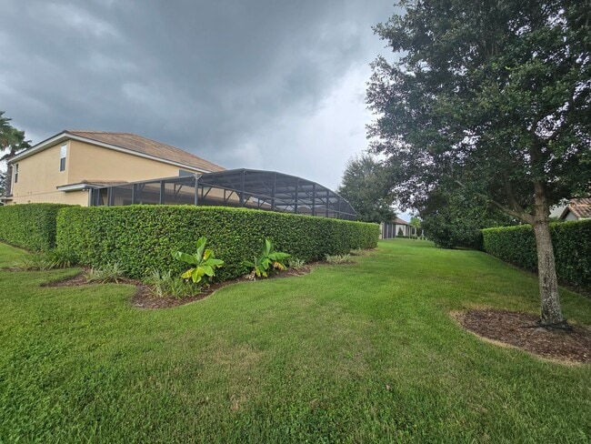 Building Photo - Luxurious Single-Family Home in Secluded Mount Dora Community