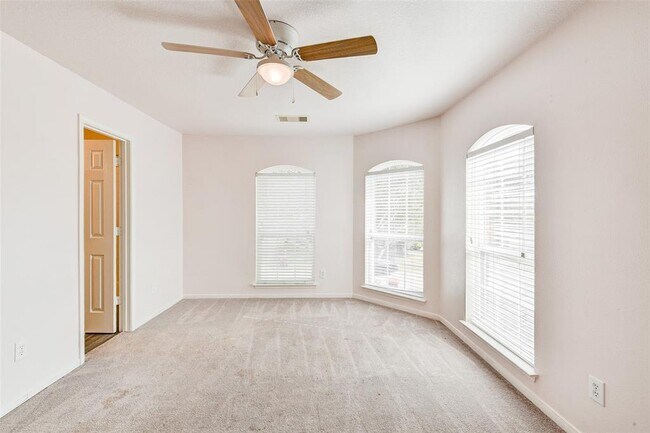 Building Photo - 15403 Redbud Dale Ct