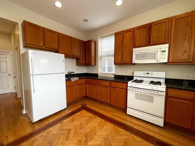 Building Photo - 2809 W Wabansia Ave