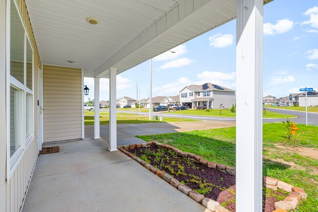 Building Photo - 5832 Viking Wy