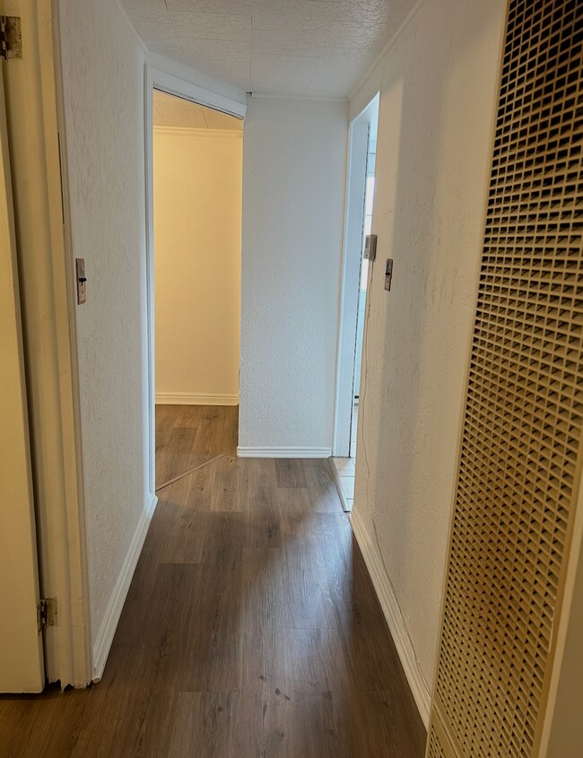 Building Photo - 239 S 200 W