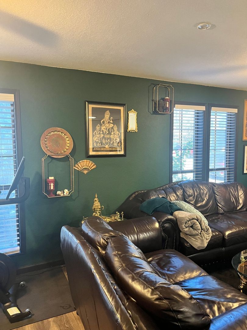 Building Photo - 610 Vernon St