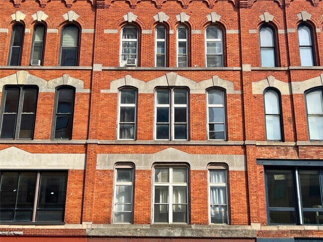 Primary Photo - 101 Court St