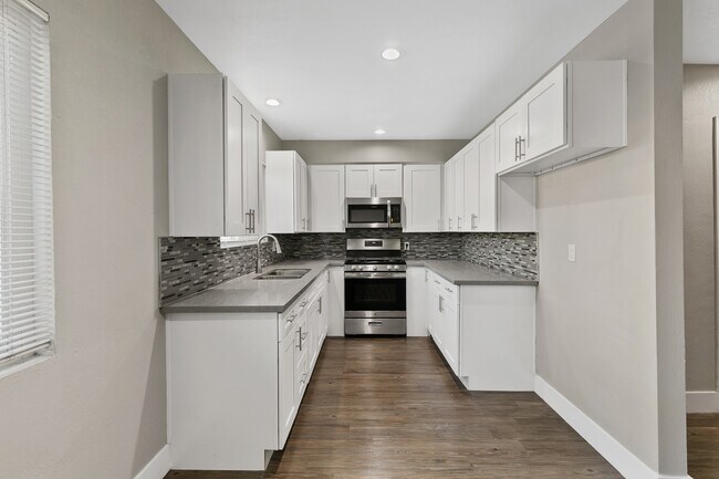 Building Photo - Flallon Apartments