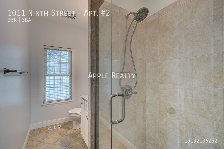 Building Photo - 1011 Ninth Street-Apt. #2