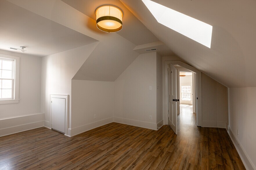 Building Photo - 82 Wentworth St