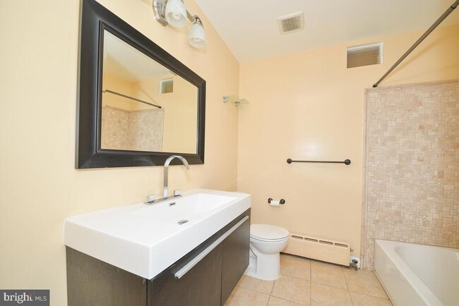 Building Photo - 3035 Hazelton St