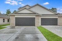 Building Photo - Auburn Villas-Amora Plan