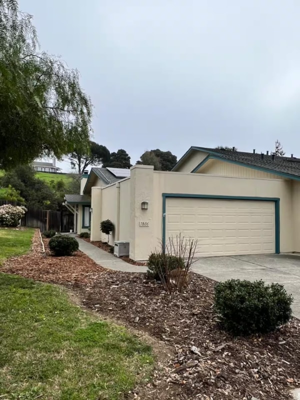 Building Photo - 1806 London Dr