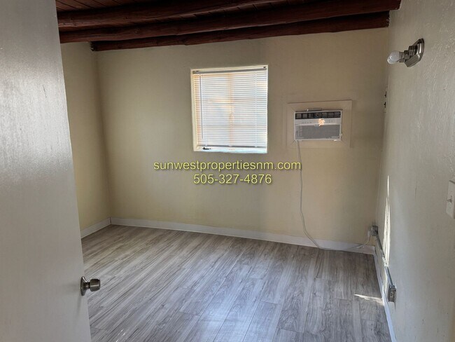 Building Photo - 320 N Loma Linda Ave