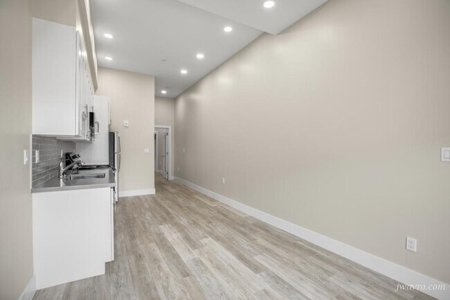 Building Photo - 70 Terra Vista Ave
