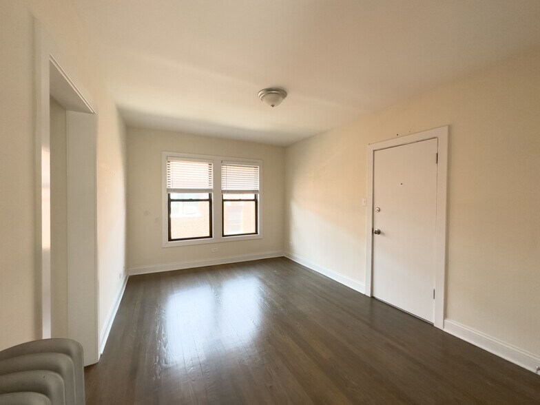 Building Photo - 2641 N Spaulding Ave