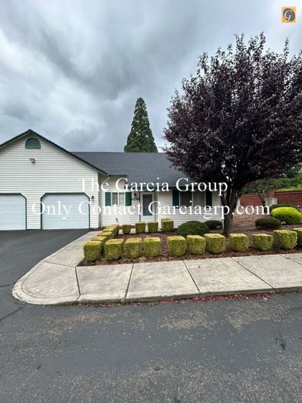 Building Photo - 13613 SE Oatfield Rd