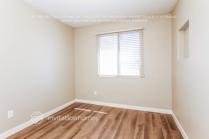 Building Photo - 15218 N 38th St