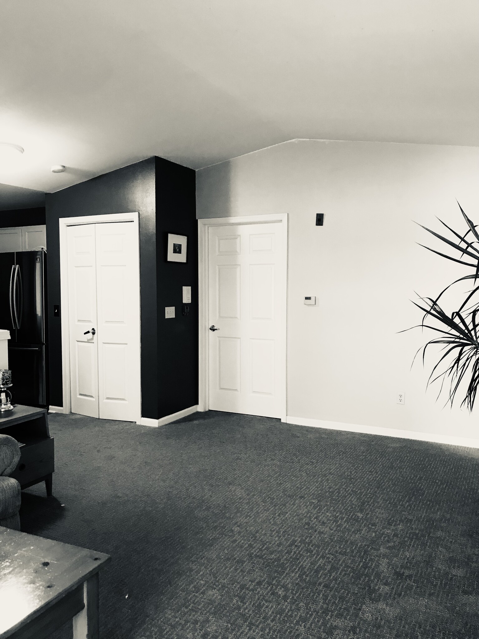 Building Photo - 1230 N Sunnyslope Dr