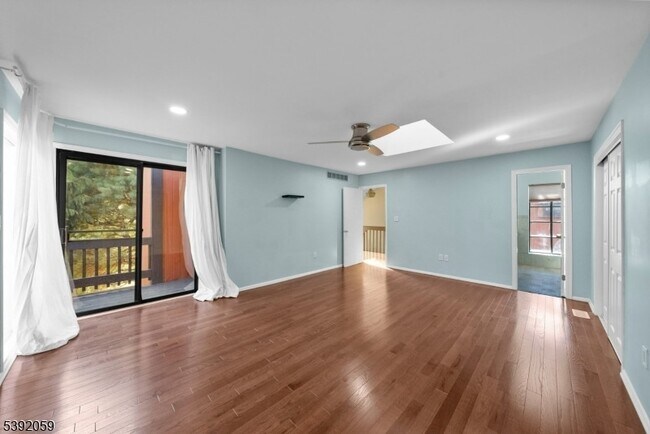 Building Photo - 148 Riverbend Dr
