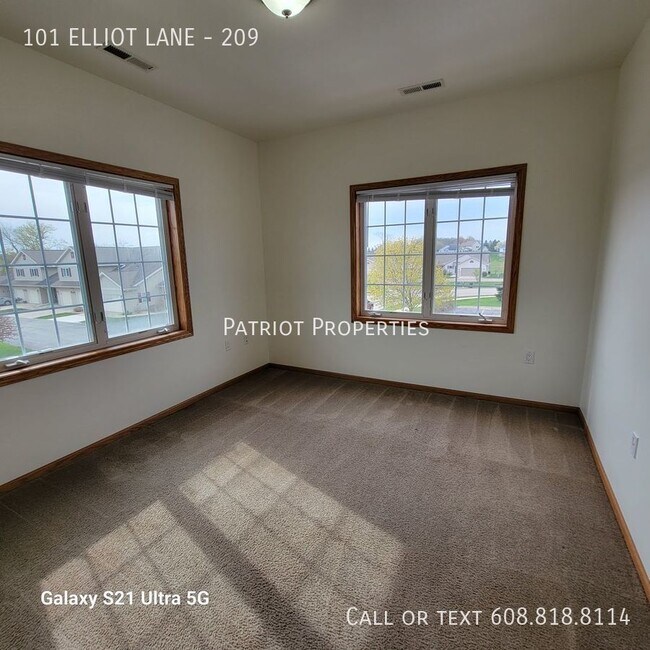Building Photo - 101 Elliott Ln