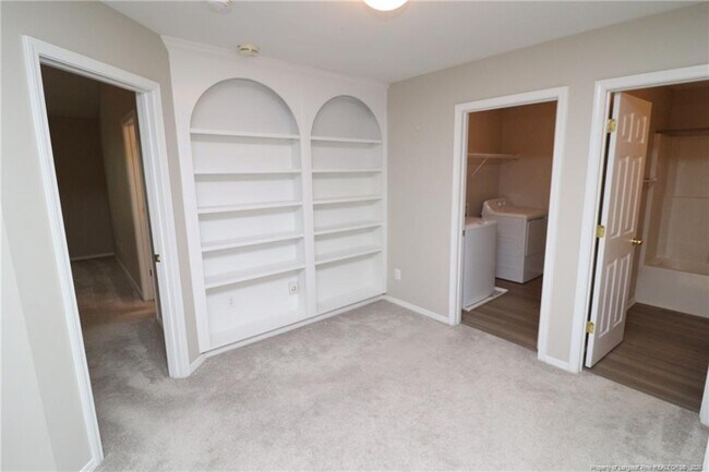 Building Photo - 104 Bell Tower Way